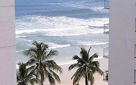 Lindo apartamento vista mar Pitangueiras Guaruja!